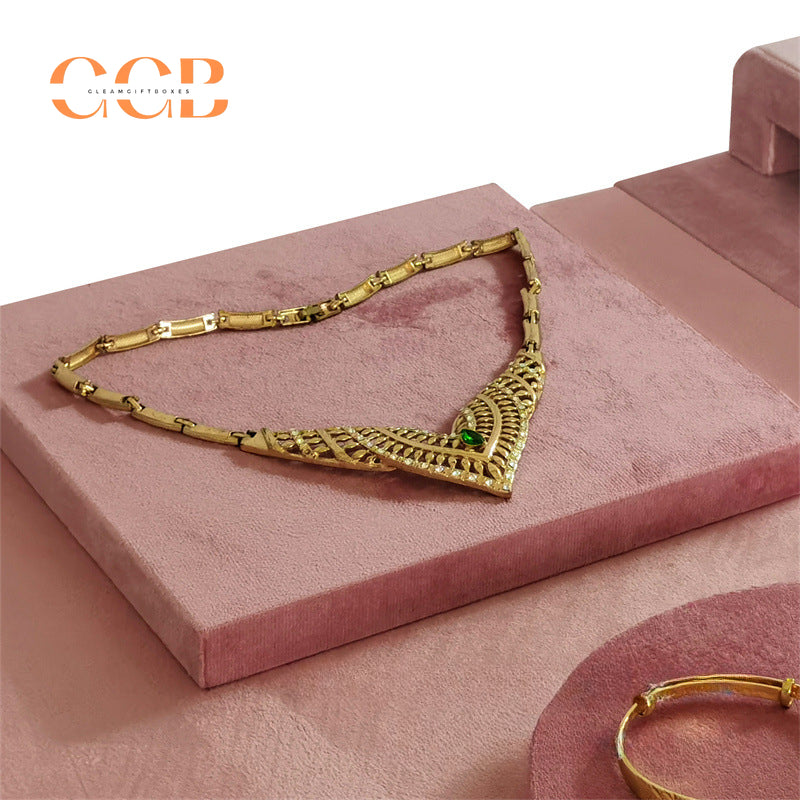 Luxury Velvet Jewelry Display Board for Necklace Bracelet Counter Showcase Shelf Pad Jewelry Store Window Display Photography Background