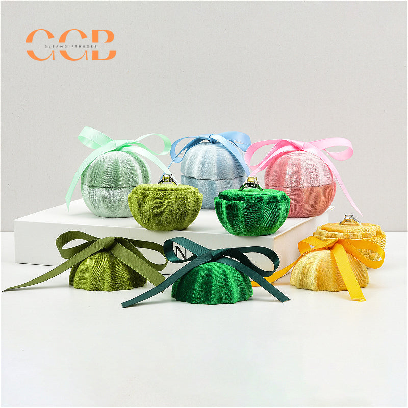 Velvet pumpkin shaped ring box