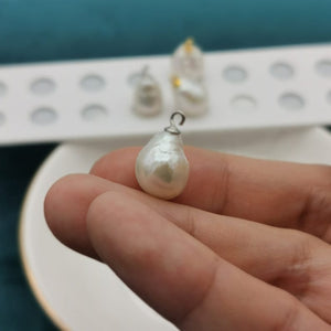 10-11mm Teardrop Baroque pearl pendent