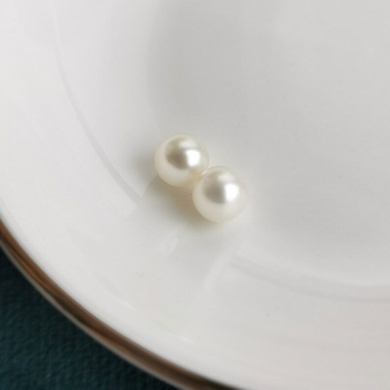 One pair AAA+ 6.5-7mm white round freshwater pearls