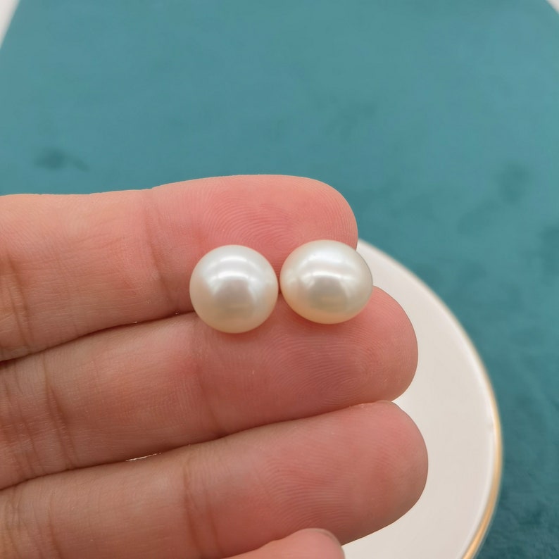 AAAA 10.5mm 1pair half drilled button pearl