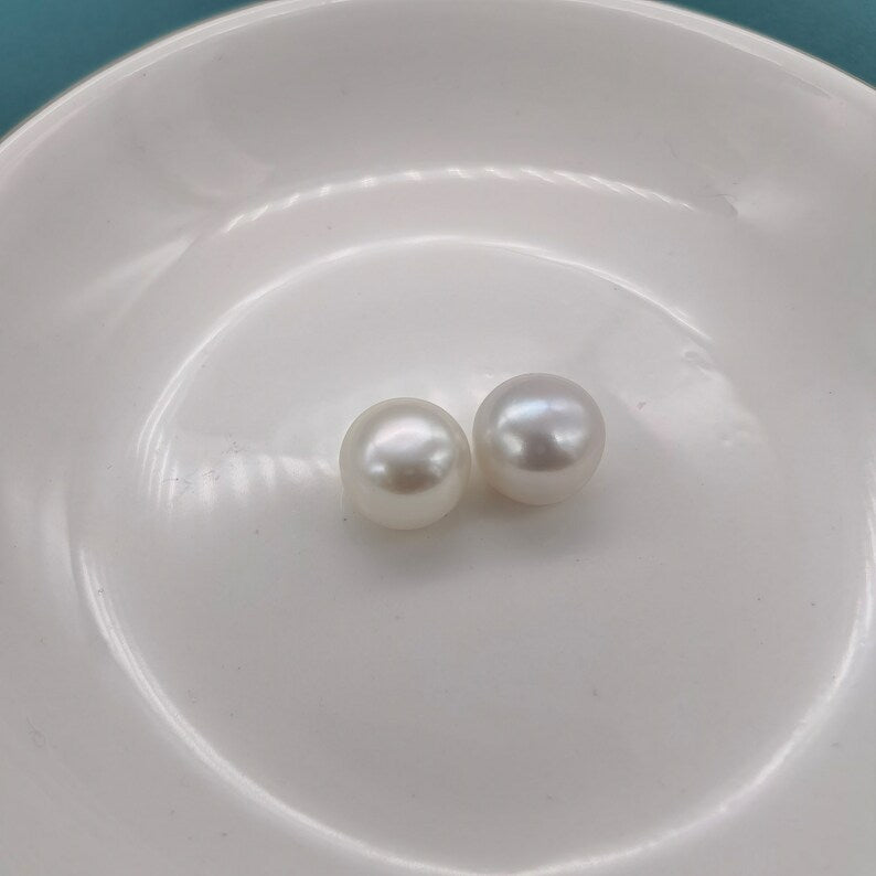 4A One Pair 12-13mm button pearl