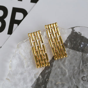 Simple C-shaped Strap Baroque Earrings