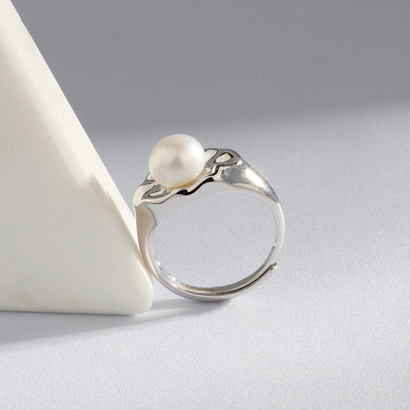 Trending pearl ring settings
